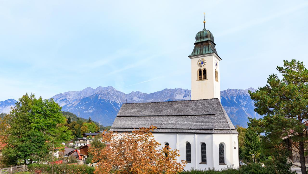 Отель Landgasthof "Wilder Mann" Инсбрук Экстерьер фото